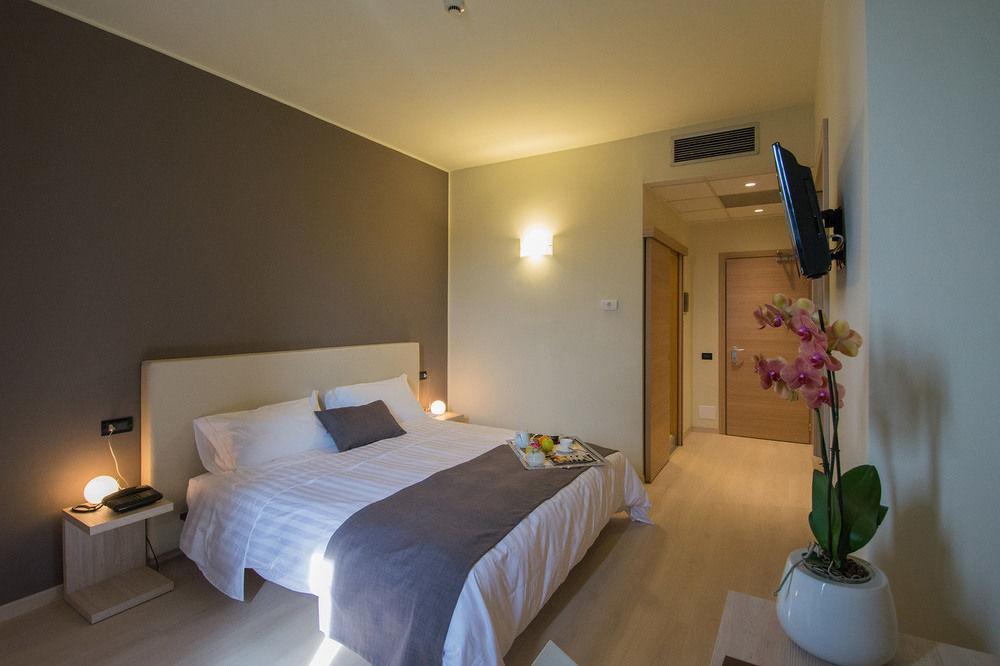 Hotel Helios & Terrazza Mia 4*